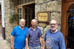 a76402fa-d339-40d9-b048-9551a43e8f72