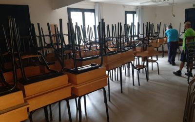 Donación de pupitres en Donosti