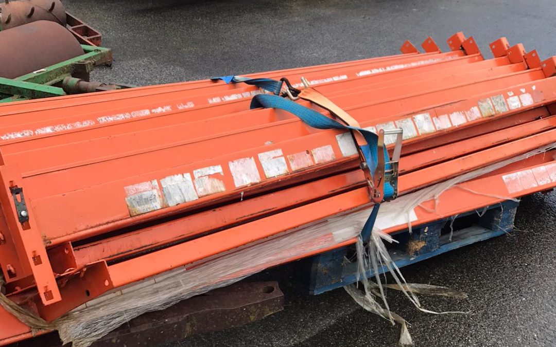 Donación de estanterías