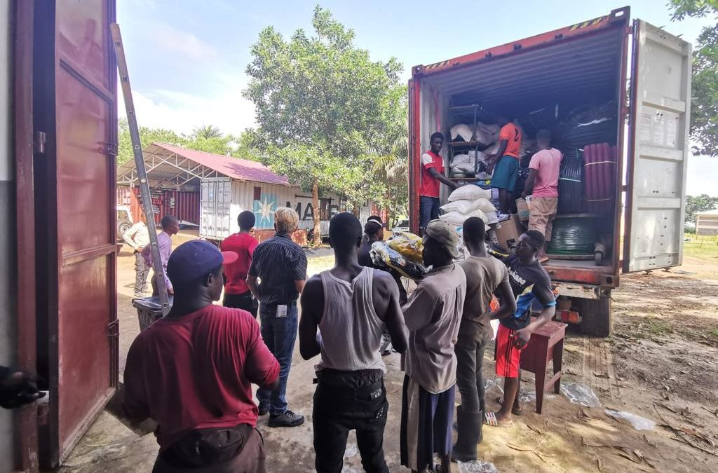 LLEGADA DE CONTENEDOR A SIERRA LEONA (FAMBUL DON BOSCO) (4-10-2022)