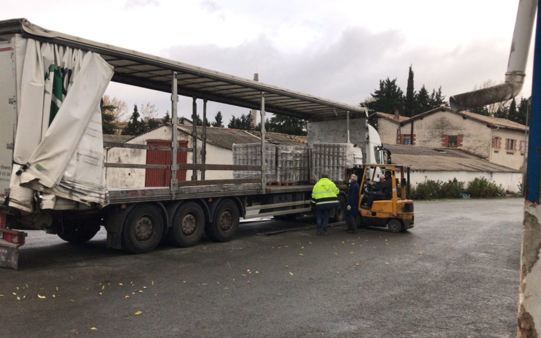 DONACIÓN DE DOS CAMIONES DE COMIDA DEL GRUPO IAN  (25-11-2022)