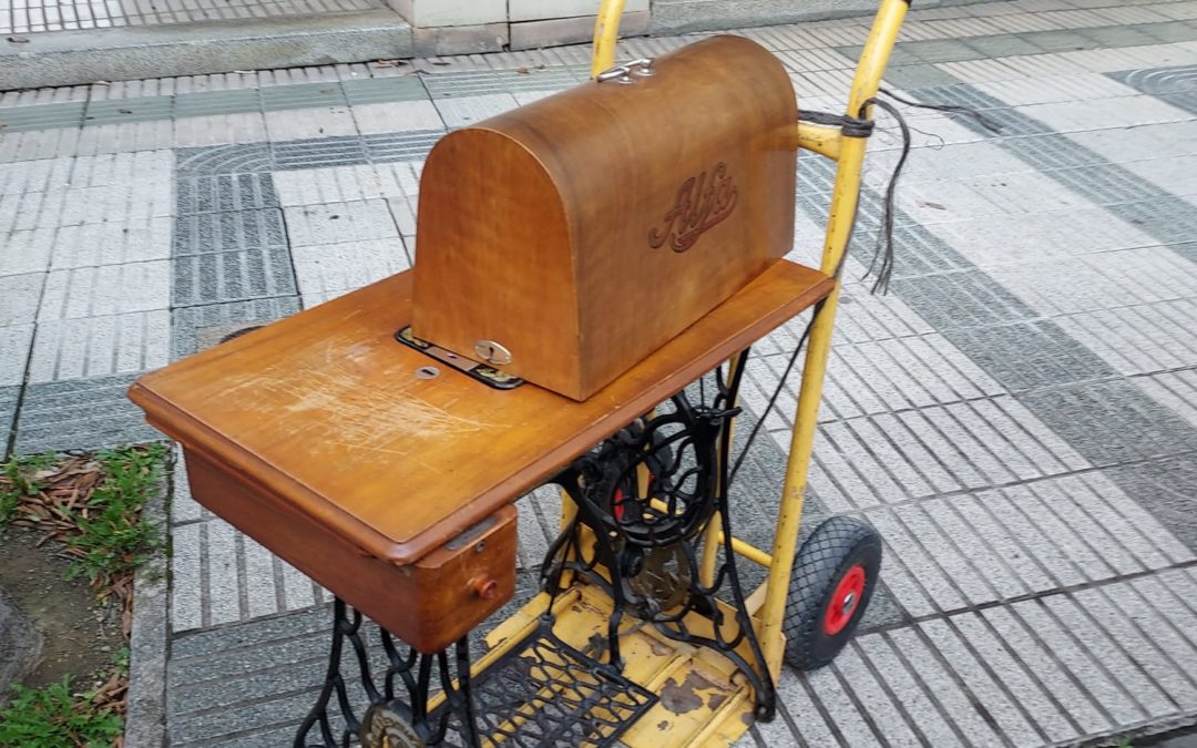 DONACIÓN DE MÁQUINA DE COSER  (9-11-2022)