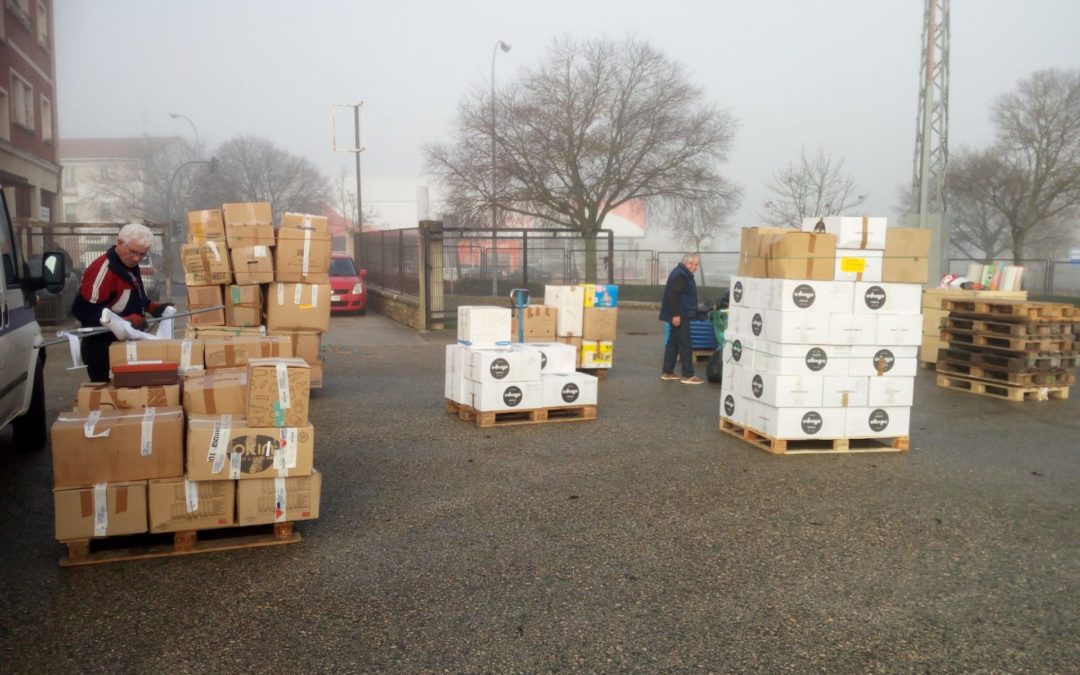 DONACIÓN DEL GRUPO DE A.C. DE ETXARRI-ARANAZ  y de la  Parroquia San fco. Javier de Pamplona (14-12-2022)