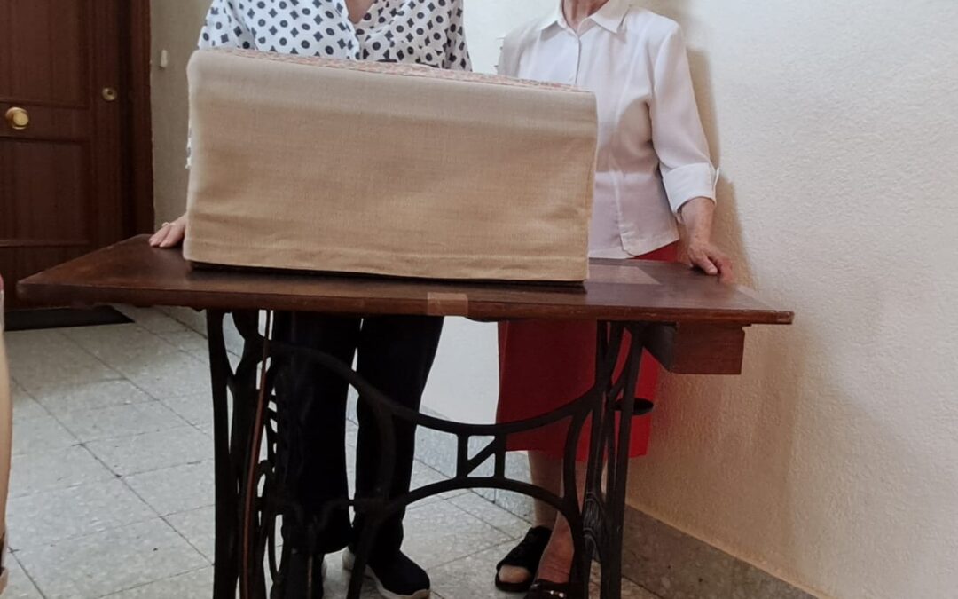 Donación de máquina de coser de Carmen Asiain (07-08-2024)