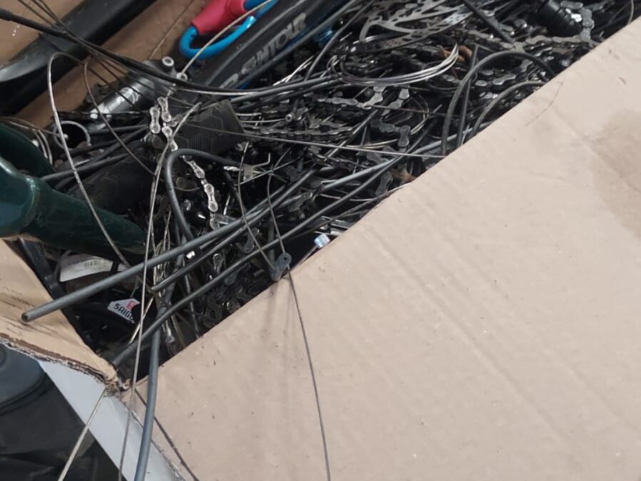 DONACIÓN DE MATERIALES DE IRUÑA BIKES (17-09-2024)