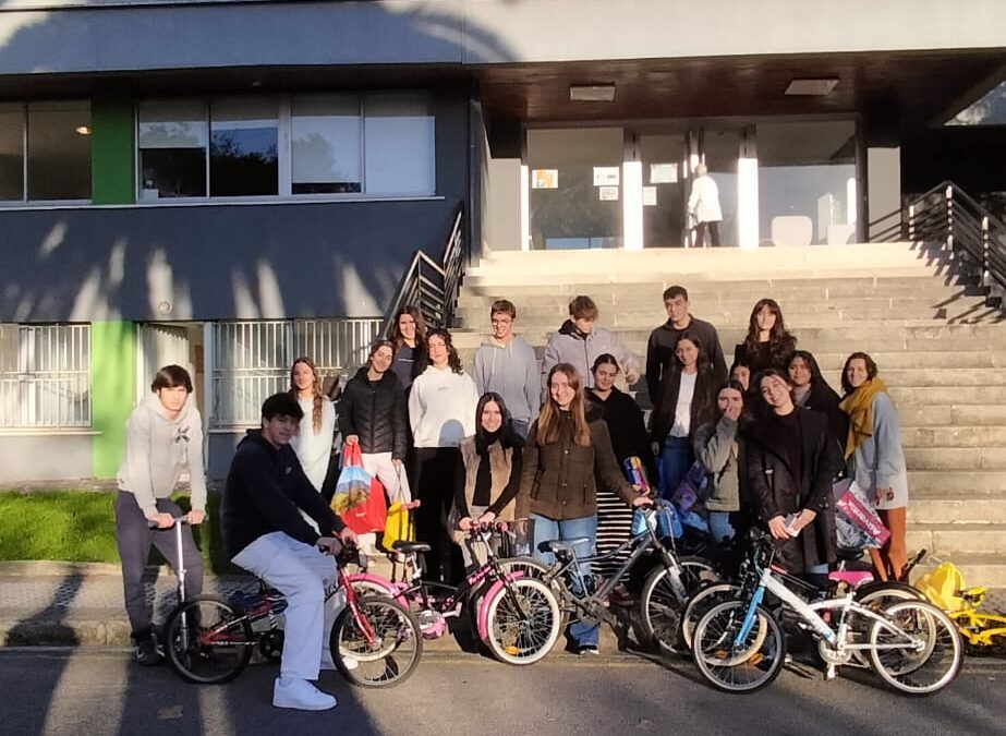 DONACIÓN DE JESUITINAS, LARRAMENDI Y ELAIENEA IKASTetxea DE DONOSTI (18-12-2024)