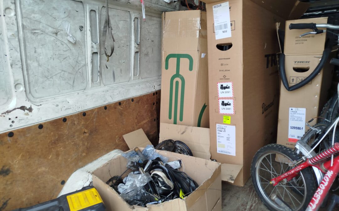 DONACIÓN DE MATERIALES DE IRUÑA BIKES (11-04-2025)