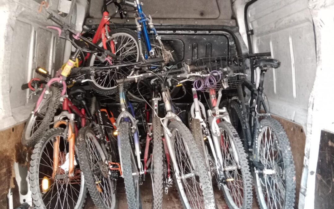 DONACIÓN DE BICICLETAS DE LA COMUNIDAD DE VECINOS DE Plaza San Juan XXIII (25-11-2025)