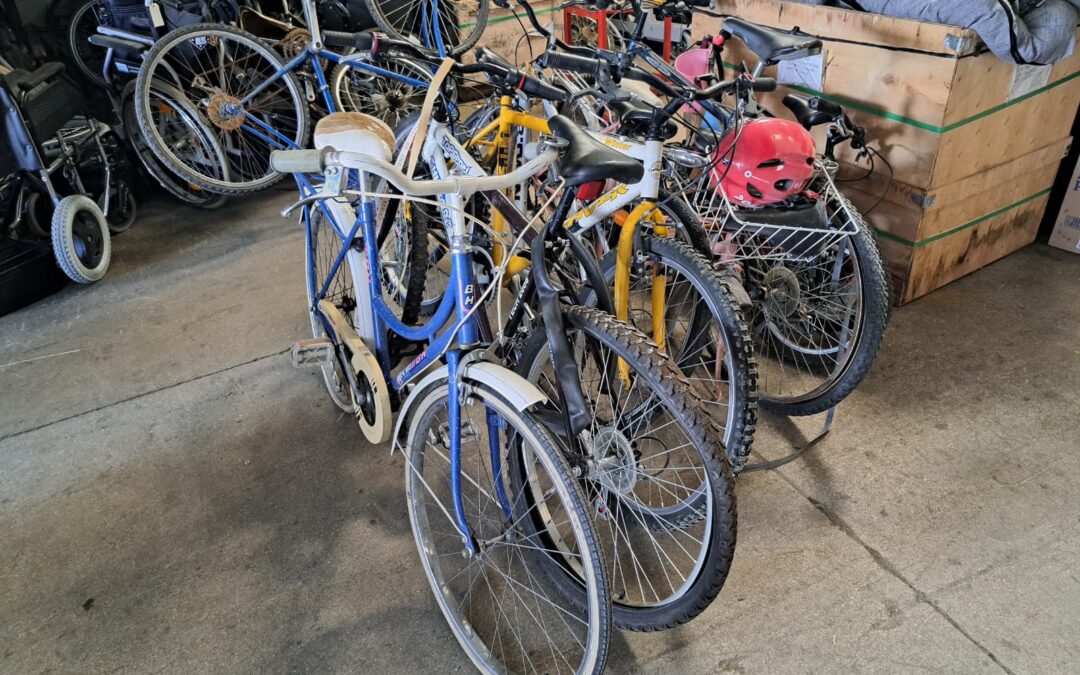 DONACIÓN DE BICICLETAS DE LA COMUNIDAD DE VECINOS DE CALLE SERAFÍN OLAVE, 14  (10-03-2026)